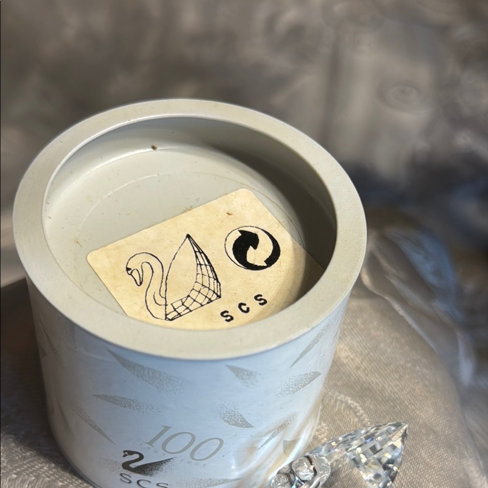 SWAROVSKI SWAN 🦢 Feathered Beauties Collection 100 YEARS ADDITION. Boxed 1 1/8” - Picture 8 of 8